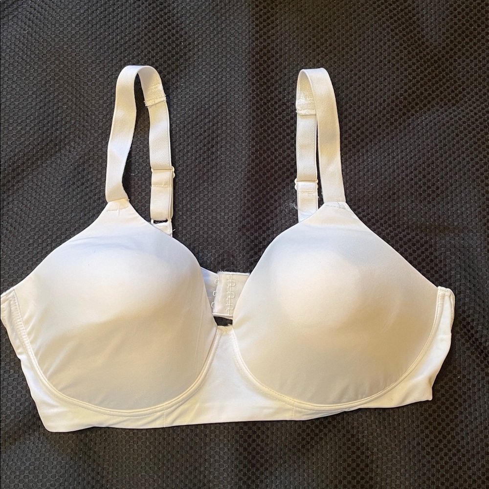Bali 40D White Bra with Concealing Petals - not underwire